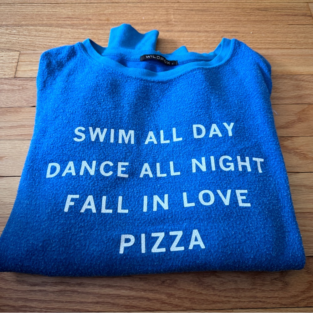 Wild fox sweatshirt size large
